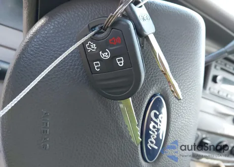 2007 Ford Crown Victoria Police/Police Interceptor z USA, uszkodzony, nr VIN 2FAHP71W37X114800